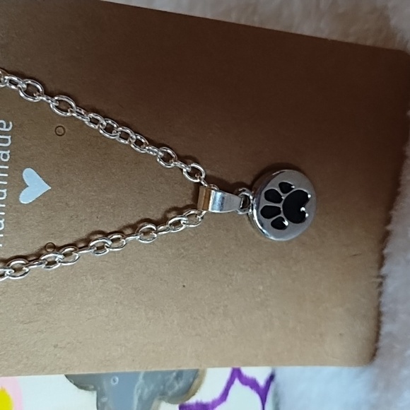 Handmade - Paw print necklace - Picture 2 of 3